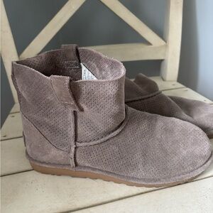 UGG Women's Ankle Boots in Taupe Suede